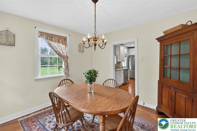5686 Cetronia Road, Upper Macungie Twp, PA 18106