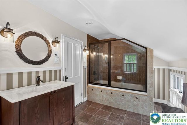 5686 Cetronia Road, Upper Macungie Twp, PA 18106