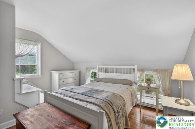 5686 Cetronia Road, Upper Macungie Twp, PA 18106