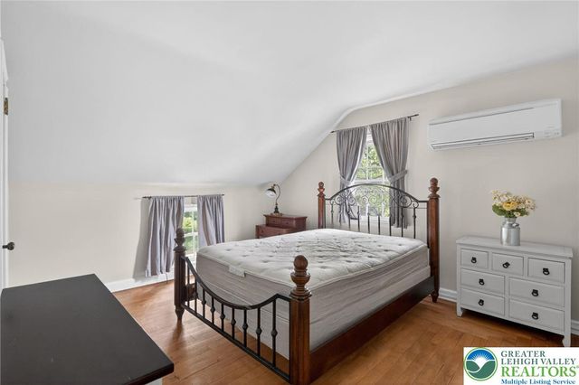 5686 Cetronia Road, Upper Macungie Twp, PA 18106