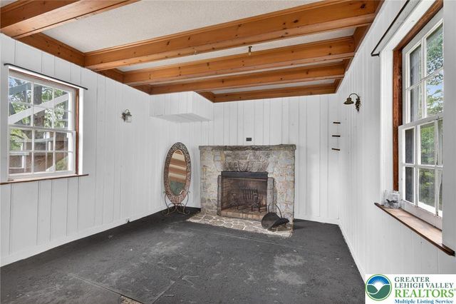 5686 Cetronia Road, Upper Macungie Twp, PA 18106