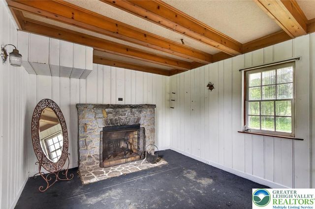 5686 Cetronia Road, Upper Macungie Twp, PA 18106
