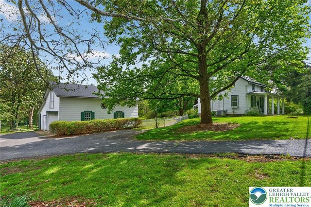 5686 Cetronia Road, Upper Macungie Twp, PA 18106