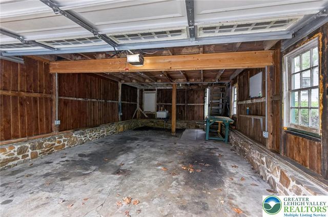 5686 Cetronia Road, Upper Macungie Twp, PA 18106