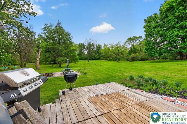 5686 Cetronia Road, Upper Macungie Twp, PA 18106