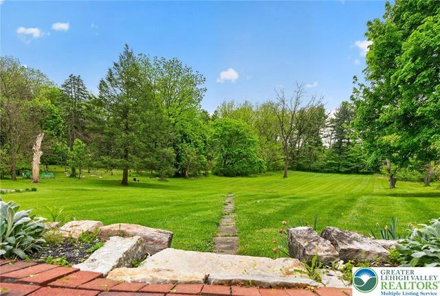 5686 Cetronia Road, Upper Macungie Twp, PA 18106