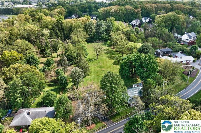 5686 Cetronia Road, Upper Macungie Twp, PA 18106