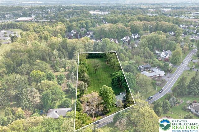 5686 Cetronia Road, Upper Macungie Twp, PA 18106