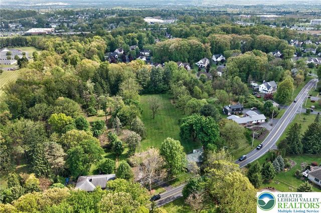 5686 Cetronia Road, Upper Macungie Twp, PA 18106