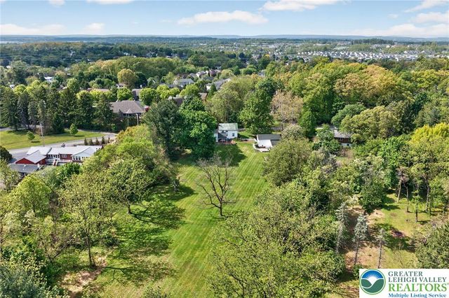 5686 Cetronia Road, Upper Macungie Twp, PA 18106