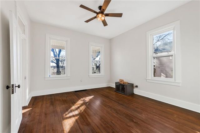 712 Seneca Street, Leavenworth, KS 66048