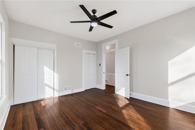 712 Seneca Street, Leavenworth, KS 66048