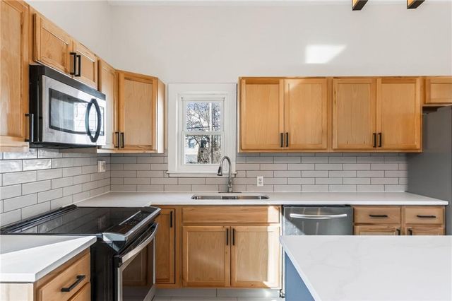 712 Seneca Street, Leavenworth, KS 66048