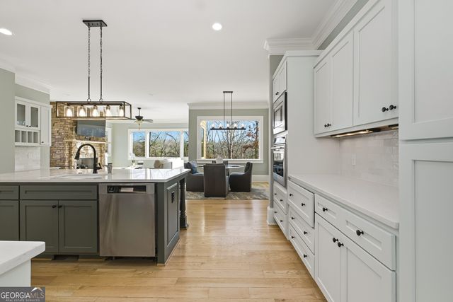 6225 Random Winds Bluff, Gainesville, GA 30506