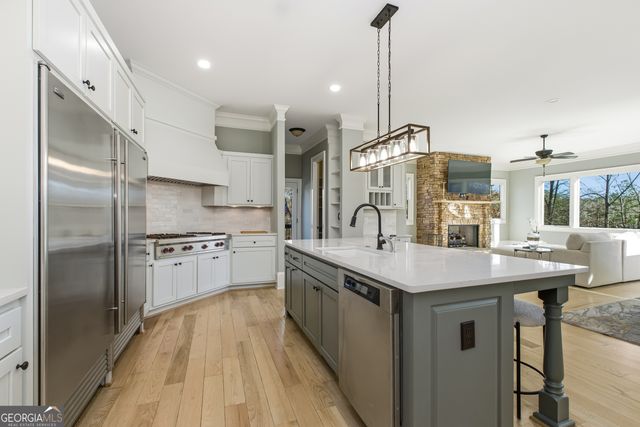 6225 Random Winds Bluff, Gainesville, GA 30506