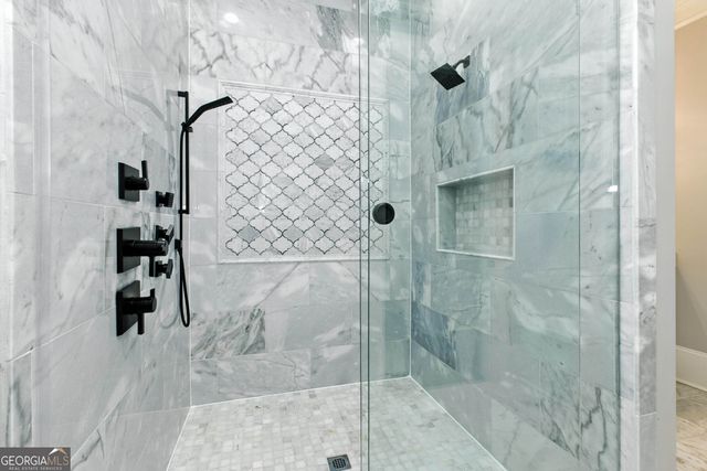 6225 Random Winds Bluff, Gainesville, GA 30506