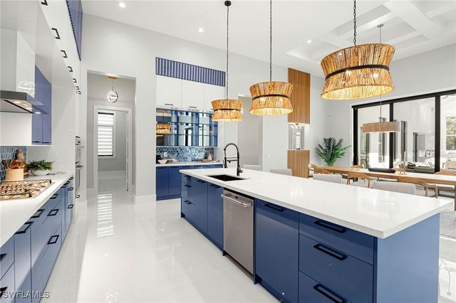 10 Caribbean RD, Naples, FL 34108