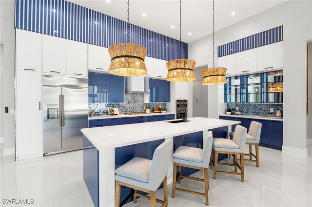 10 Caribbean RD, Naples, FL 34108