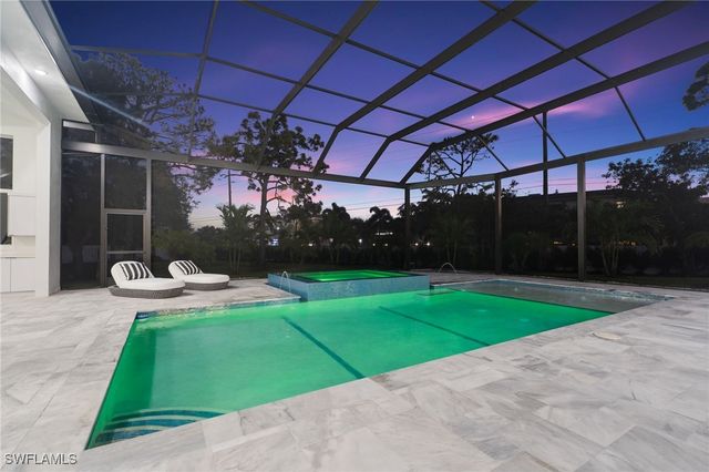 10 Caribbean RD, Naples, FL 34108