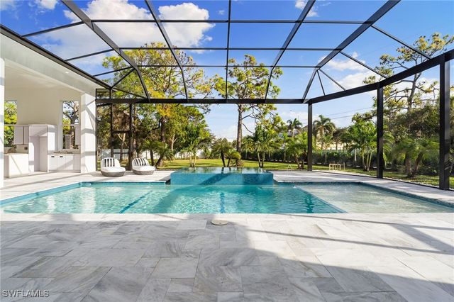 10 Caribbean RD, Naples, FL 34108