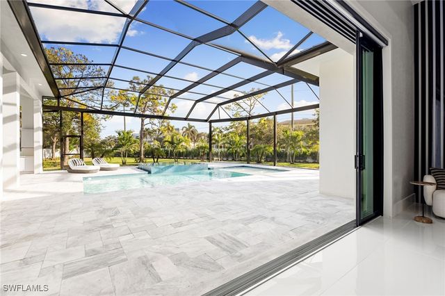 10 Caribbean RD, Naples, FL 34108