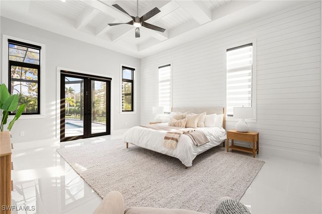 10 Caribbean RD, Naples, FL 34108