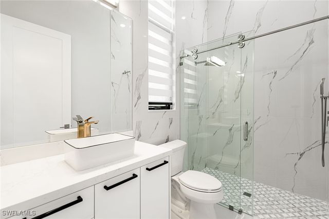 10 Caribbean RD, Naples, FL 34108