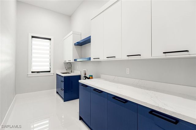 10 Caribbean RD, Naples, FL 34108