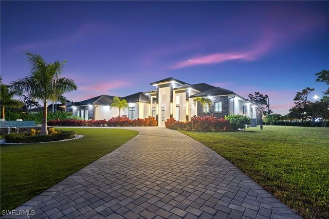 10 Caribbean RD, Naples, FL 34108