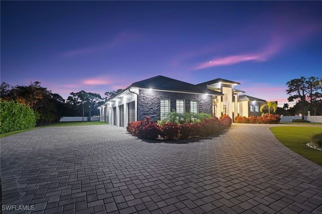 10 Caribbean RD, Naples, FL 34108