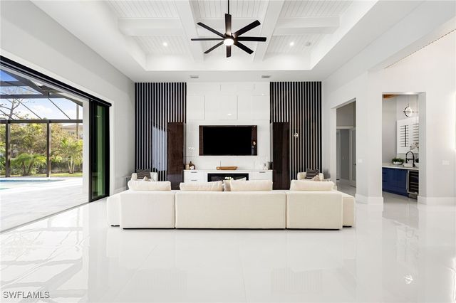 10 Caribbean RD, Naples, FL 34108