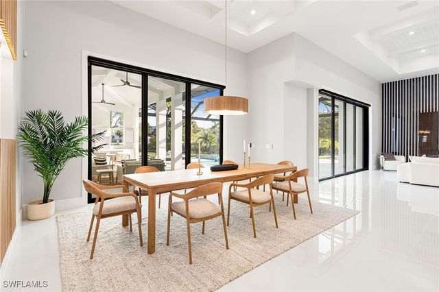 10 Caribbean RD, Naples, FL 34108