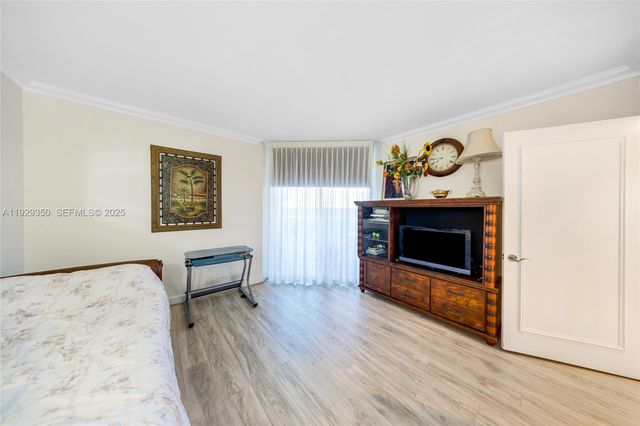 17555 Collins Ave 303, Sunny Isles Beach, FL 33160