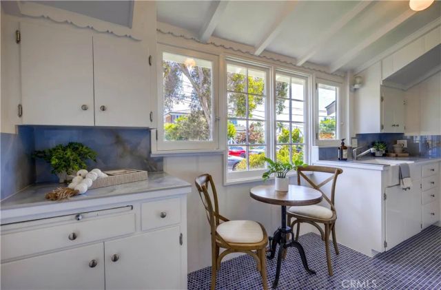 464 Agate Street, Laguna Beach, CA 92651