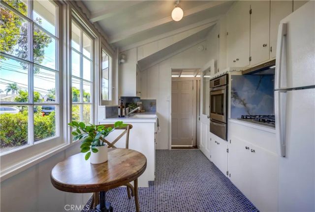 464 Agate Street, Laguna Beach, CA 92651