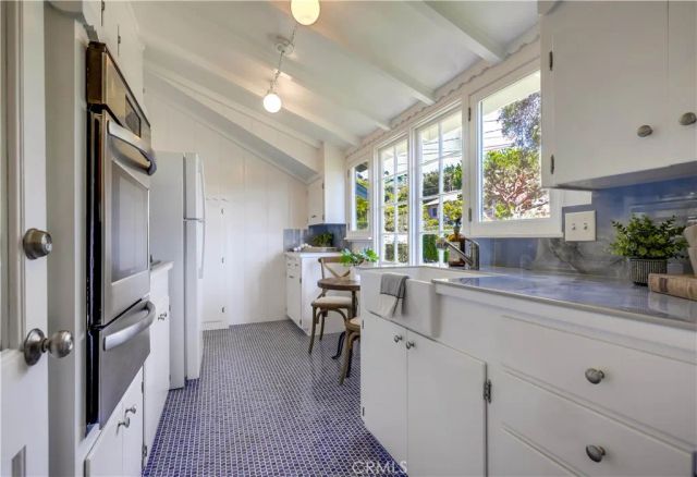 464 Agate Street, Laguna Beach, CA 92651