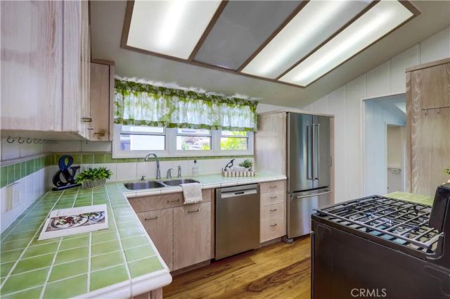 464 Agate Street, Laguna Beach, CA 92651