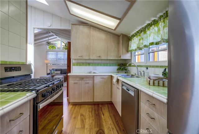 464 Agate Street, Laguna Beach, CA 92651