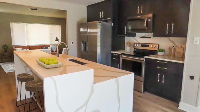 4594 17TH AVENUE N, St Petersburg, FL 33713