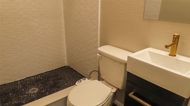 4594 17TH AVENUE N, St Petersburg, FL 33713