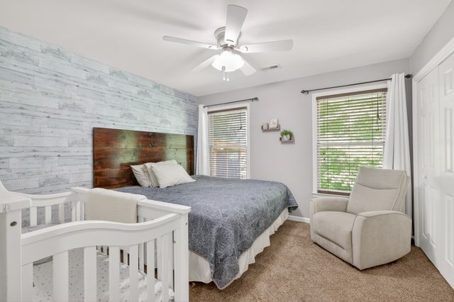 722 Lone Oak Dr, Pegram, TN 37143
