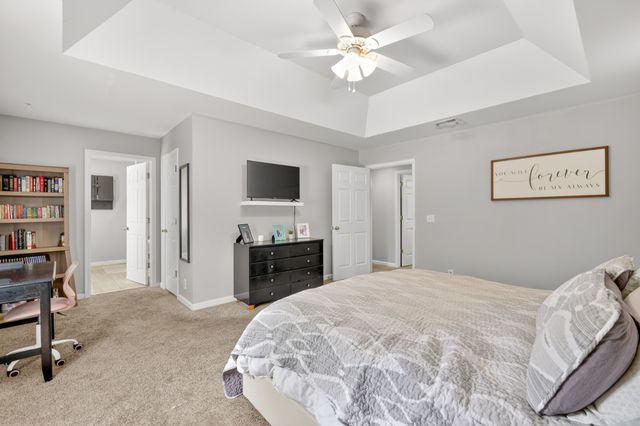722 Lone Oak Dr, Pegram, TN 37143