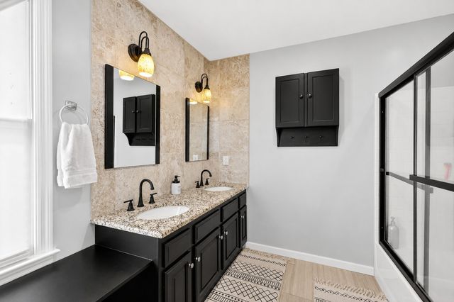 722 Lone Oak Dr, Pegram, TN 37143