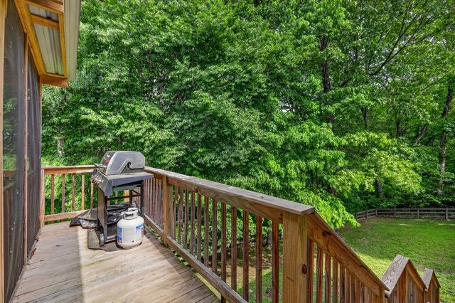 722 Lone Oak Dr, Pegram, TN 37143