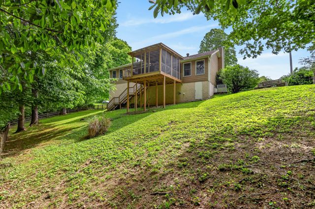 722 Lone Oak Dr, Pegram, TN 37143