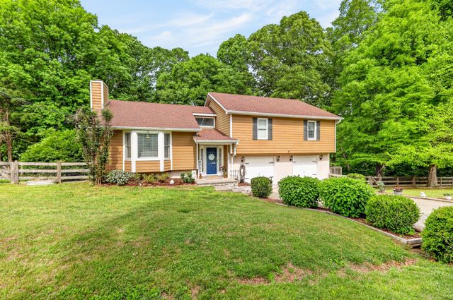 722 Lone Oak Dr, Pegram, TN 37143