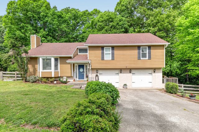 722 Lone Oak Dr, Pegram, TN 37143