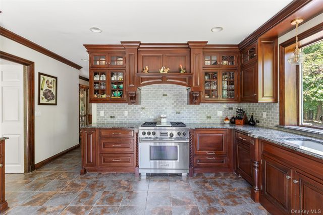1780 Route 106 C, Muttontown, NY 11791
