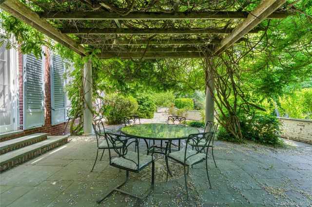 1780 Route 106 C, Muttontown, NY 11791