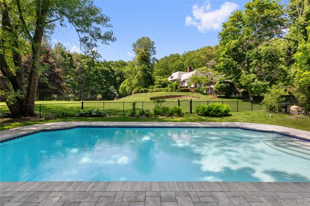 1780 Route 106 C, Muttontown, NY 11791